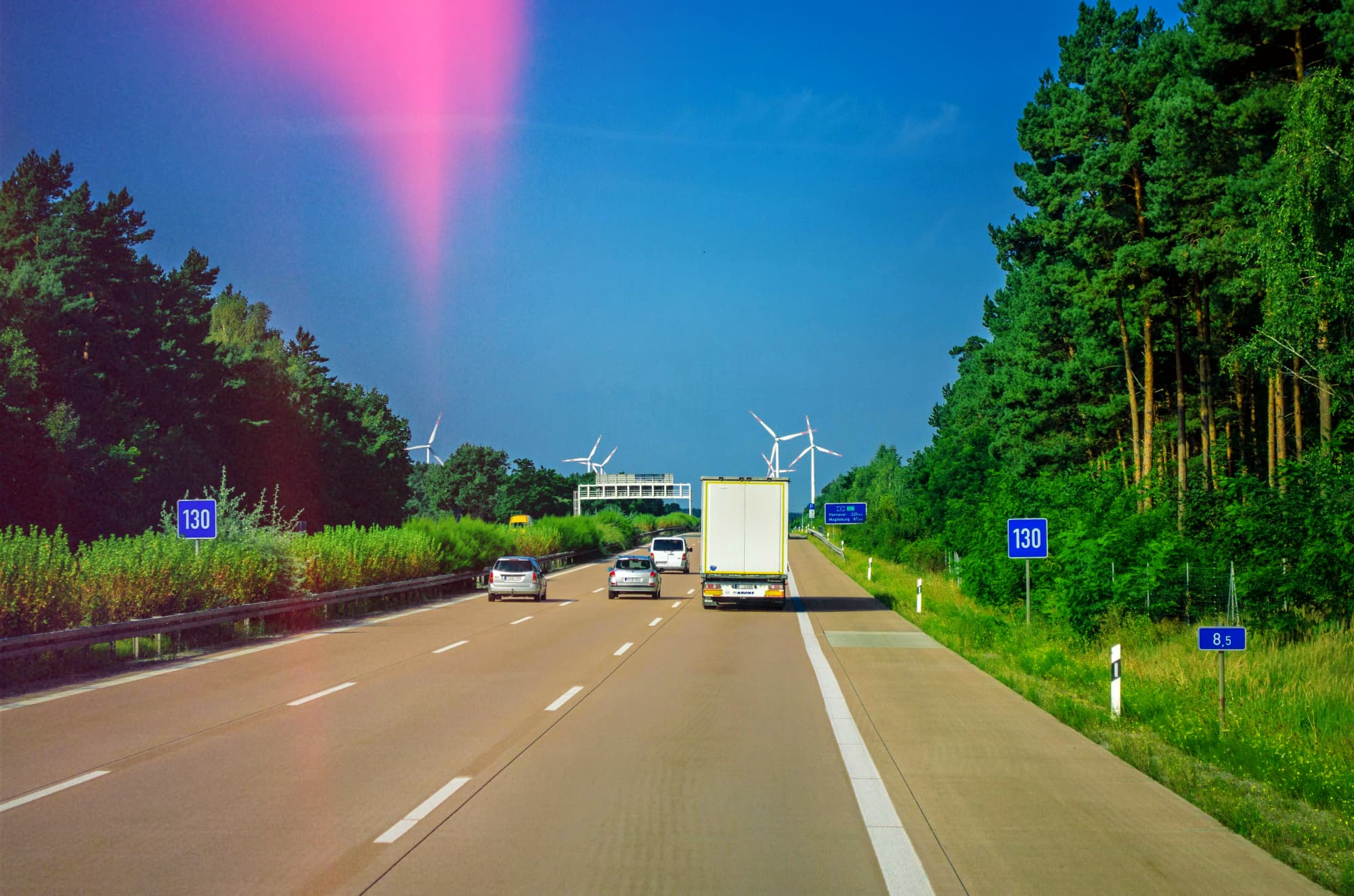 Van tracking solutions - highway with delivery vans